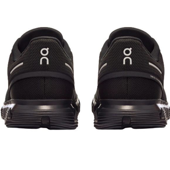 On Running Women's cloud 6 Black Athletic Shoes brand new with original box - Picture 2 of 6